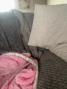 Snapshot of VioletxBlue chatting on February 1, 2026, 12:37 pm VioletxBlue online show from February 1, 2026, 12:37 pm