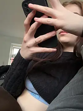 VioletxBlue online show from March 21, 2026, 6:11 pm