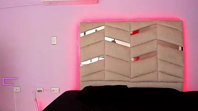 RubiSharqui  online show from October 24, 2025, 12:45 pm