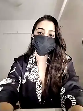 Priyanka998 online show from February 3, 2025, 8:24 pm