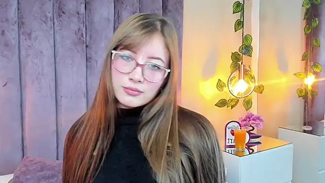 Dahlia Rousse online show from December 17, 2025, 5:02 am