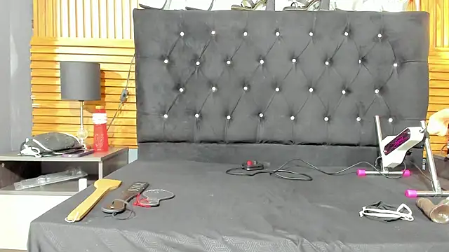 SalomeSimonz online show from November 9, 2025, 7:34 pm