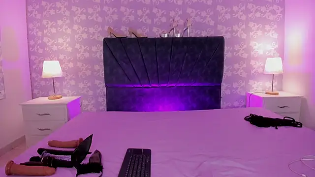 SalomeSimonz online show from April 7, 2026, 7:47 pm