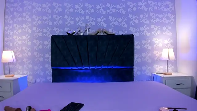 SalomeSimonz online show from May 5, 2026, 7:44 pm