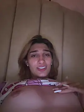 Snapshot of Queensara_ chatting on March 2, 2025, 5:23 am Queensara online show from March 2, 2025, 5:23 am