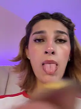 Snapshot of Queensara_ chatting on March 15, 2025, 3:16 pm Queensara online show from March 15, 2025, 3:16 pm