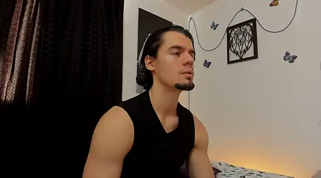 maxi styles online show from February 7, 2025, 8:10 pm