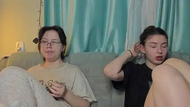 honey love honeyy online show from January 15, 2025, 5:58 pm