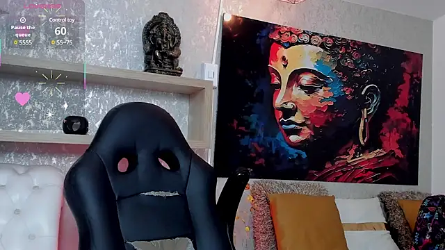 Snapshot of Luxury_Woman chatting on March 20, 2025, 6:20 pm Luxury Woman online show from March 20, 2025, 6:20 pm