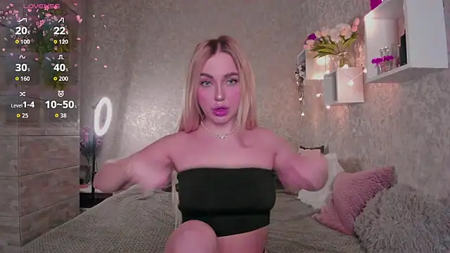 Snapshot of Mika_Rayy chatting on November 15, 2025, 10:37 pm Mika Rayy online show from November 15, 2025, 10:37 pm