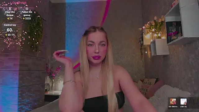 Snapshot of Mika_Rayy chatting on May 2, 2026, 8:14 pm Mika Rayy online show from May 2, 2026, 8:14 pm