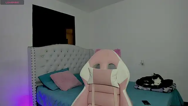 Alana ponsee online show from December 14, 2025, 4:07 am