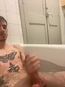 Snapshot of Boboloco2 chatting on January 23, 2025, 1:19 am Boboloco2 online show from January 23, 2025, 1:19 am