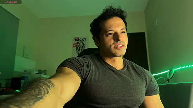 Snapshot of Lucasfit24 chatting on April 25, 2026, 4:26 am Lucasfit24 online show from April 25, 2026, 4:26 am