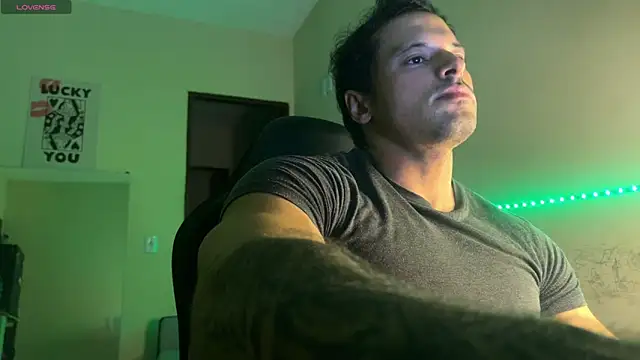 Snapshot of Lucasfit24 chatting on April 28, 2026, 12:31 am Lucasfit24 online show from April 28, 2026, 12:31 am