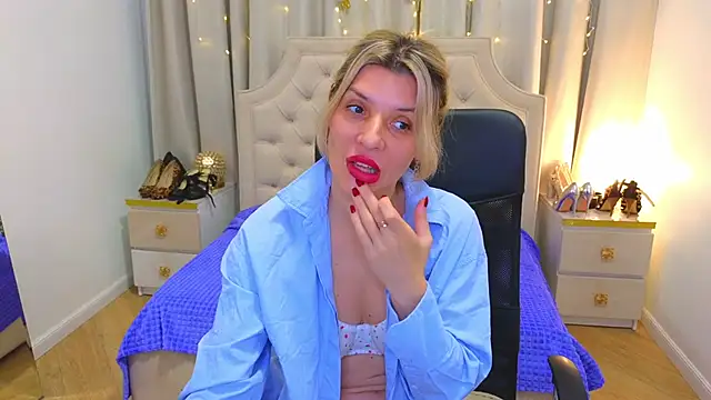 Snapshot of M_I_A_M_I_A chatting on January 21, 2025, 11:35 am M I A M I A online show from January 21, 2025, 11:35 am