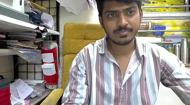 Snapshot of cute_modell chatting on March 20, 2025, 12:53 pm cute modell online show from March 20, 2025, 12:53 pm