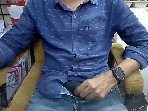 Snapshot of cute_modell chatting on October 31, 2025, 12:17 pm cute modell online show from October 31, 2025, 12:17 pm