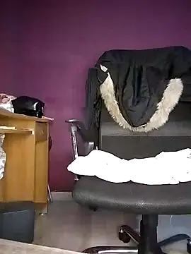 Snapshot of Akemi_rossi chatting on January 15, 2025, 6:29 pm Akemi rossi online show from January 15, 2025, 6:29 pm