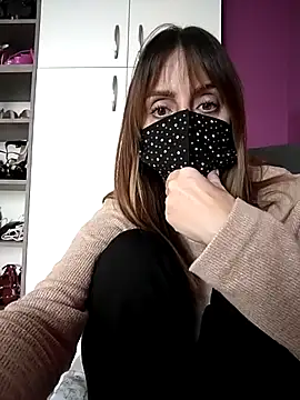 Snapshot of Akemi_rossi chatting on October 9, 2025, 11:08 am Akemi rossi online show from October 9, 2025, 11:08 am