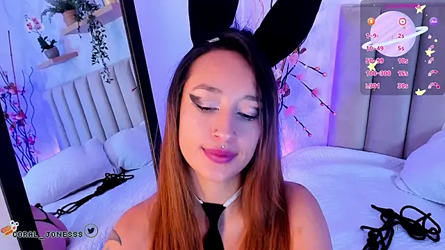 coral jonesss online show from February 8, 2025, 1:54 pm