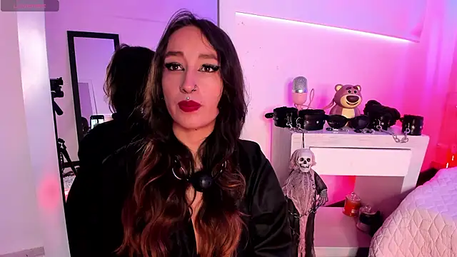 coral jonesss online show from November 22, 2025, 3:00 pm