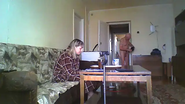 LoverCoupxl online show from September 27, 2025, 7:35 am