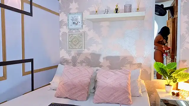 CharlotteGraay online show from November 25, 2025, 7:36 pm