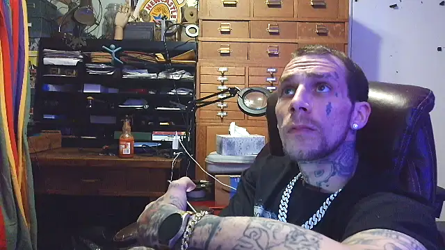 Snapshot of Aru916 chatting on November 15, 2025, 10:23 am Aru916 online show from November 15, 2025, 10:23 am