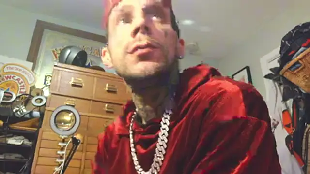 Snapshot of Aru916 chatting on December 5, 2025, 12:58 pm Aru916 online show from December 5, 2025, 12:58 pm