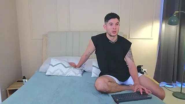 Snapshot of mr_danni chatting on June 11, 2026, 7:45 pm mr danni online show from June 11, 2026, 7:45 pm