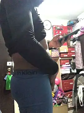 Snapshot of leonardohot1987 chatting on January 22, 2025, 5:16 am leonardohot1987 online show from January 22, 2025, 5:16 am