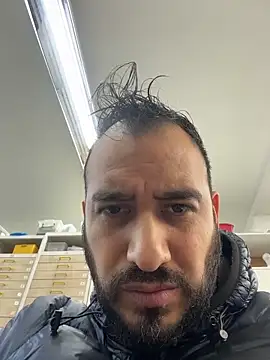 leonardohot1987 online show from February 4, 2026, 5:41 pm