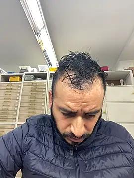 leonardohot1987 online show from February 10, 2026, 6:34 pm