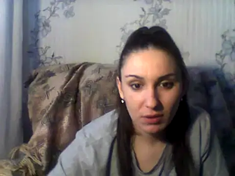 Snapshot of Yuliia30 chatting on February 16, 2025, 1:27 pm Yuliia30 online show from February 16, 2025, 1:27 pm