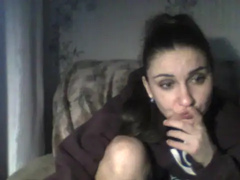 Snapshot of Yuliia30 chatting on February 21, 2025, 3:21 pm Yuliia30 online show from February 21, 2025, 3:21 pm