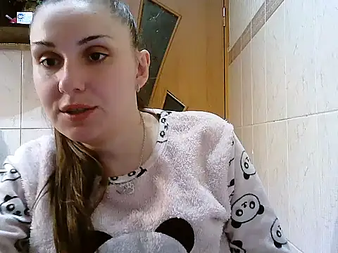 Snapshot of Yuliia30 chatting on April 17, 2026, 8:01 pm Yuliia30 online show from April 17, 2026, 8:01 pm