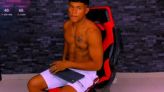 maxsteel177 online show from December 15, 2025, 11:31 pm