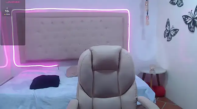 kathepickmanx online show from March 5, 2025, 9:27 am