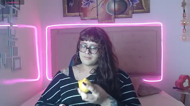 kathepickmanx online show from April 8, 2026, 3:39 am