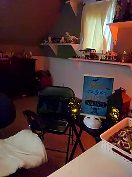 Snapshot of SoxxyNsh chatting on October 28, 2025, 10:12 pm SoxxyNsh online show from October 28, 2025, 10:12 pm