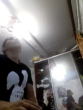 Rosanna Rennie online show from September 22, 2025, 1:24 pm