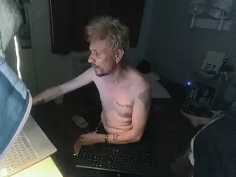 Snapshot of AQuickPhyx chatting on February 20, 2025, 1:30 pm AQuickPhyx online show from February 20, 2025, 1:30 pm