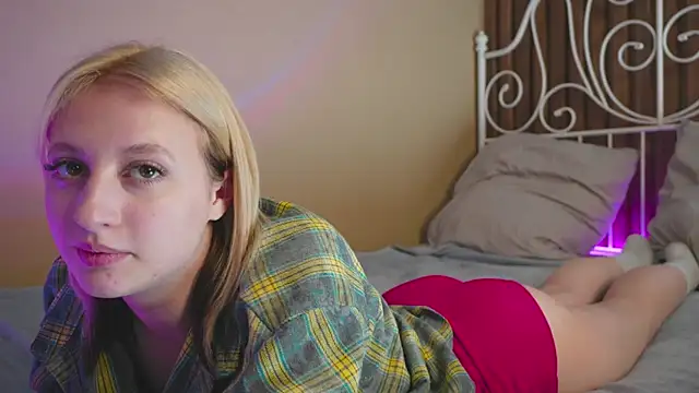 milasmiu online show from January 11, 2025, 9:46 pm