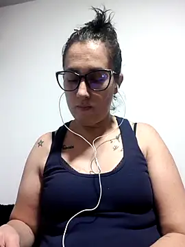 CHARLOTTE 1711 online show from November 8, 2025, 4:12 am