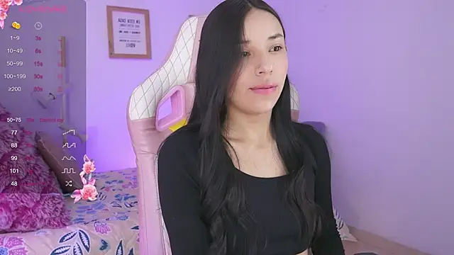 Snapshot of Hade_collinss chatting on March 7, 2025, 6:43 pm Hade collinss online show from March 7, 2025, 6:43 pm