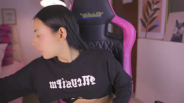 Hade collinss online show from November 12, 2025, 6:41 pm