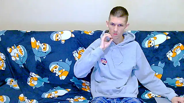 Snapshot of Lester_Broo chatting on October 10, 2025, 9:14 pm Lester Broo online show from October 10, 2025, 9:14 pm