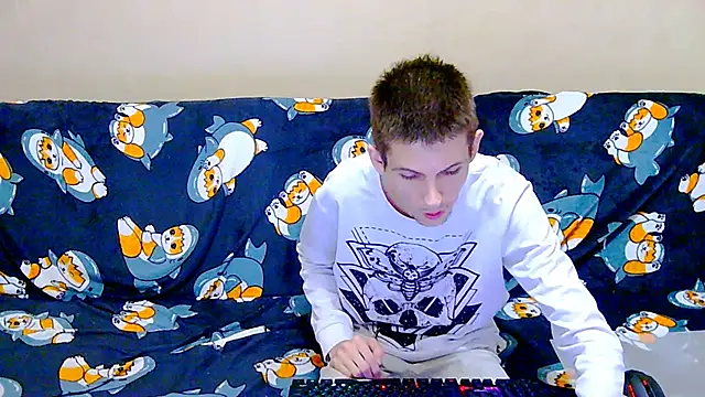 Snapshot of Lester_Broo chatting on December 15, 2025, 10:41 am Lester Broo online show from December 15, 2025, 10:41 am