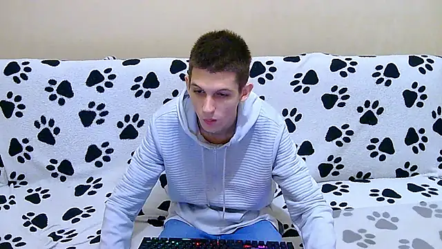 Lester Broo online show from April 1, 2026, 7:44 pm